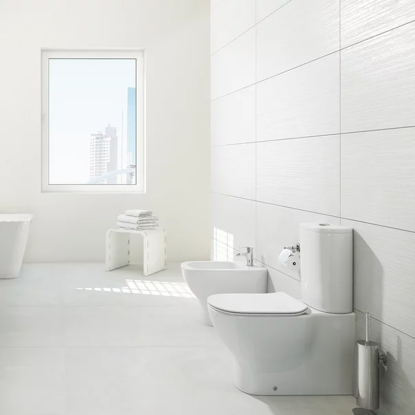 vas-wc-pe-pardoseala-ideal-standard-tesi-aquablade-back-to-wall-383899-2.webp